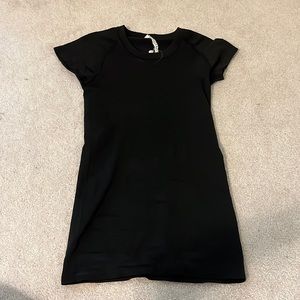 Lululemon Swiftly Tech Short Sleeve in Black